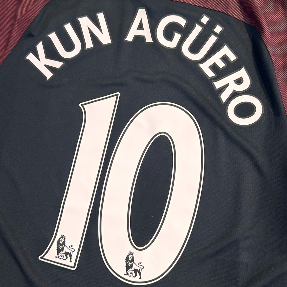 Manchester City 2016/17 Away - Kun Aguero 10 (Large) - KITLAUNCH