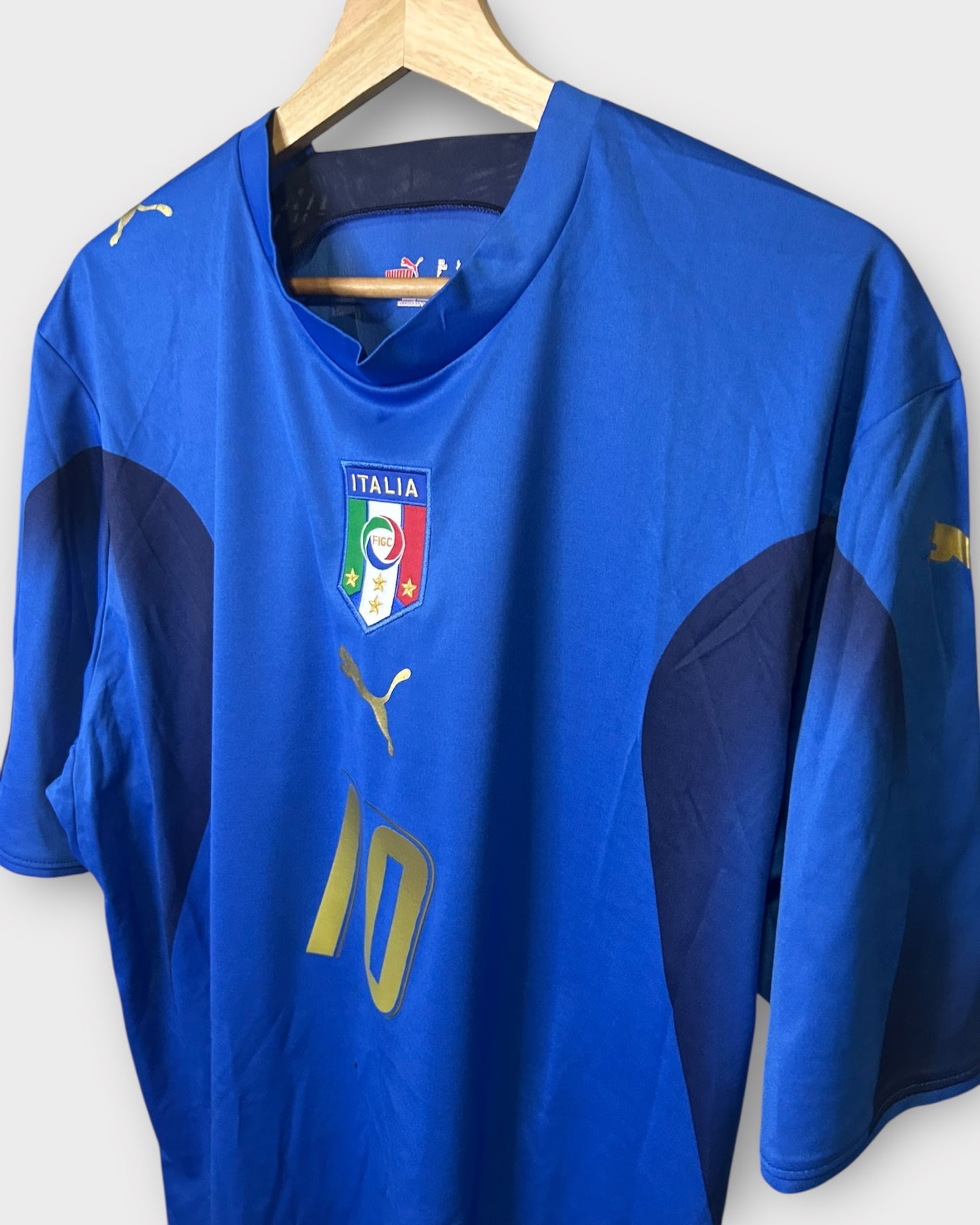 Italy 2006 Home - Totti 10 (L)