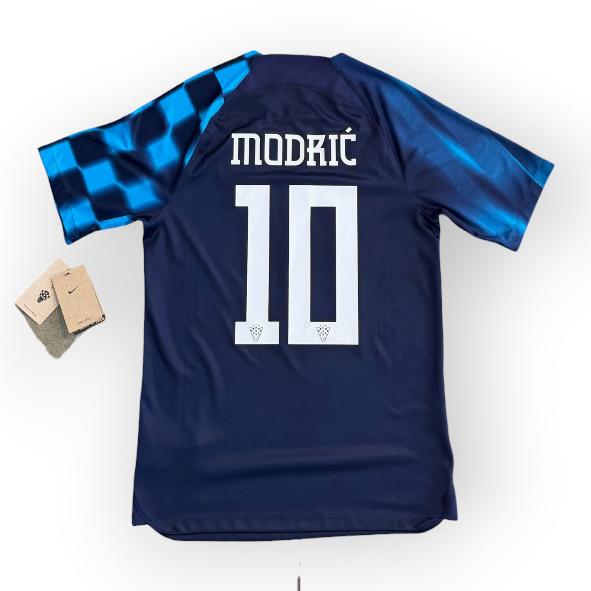 Croatia 2022 Away - Modric 10 (Small)