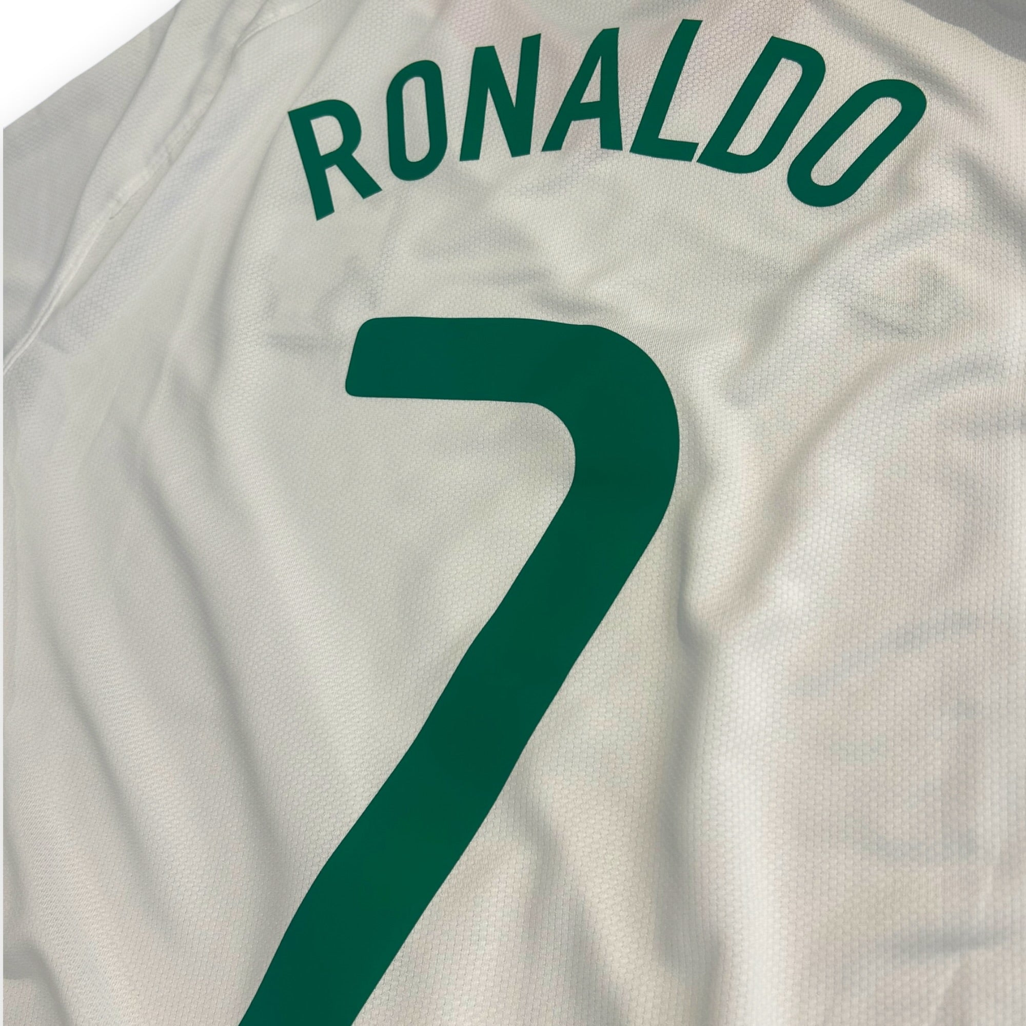 Portugal 2008 Away - Ronaldo 7 (Large) - KITLAUNCH