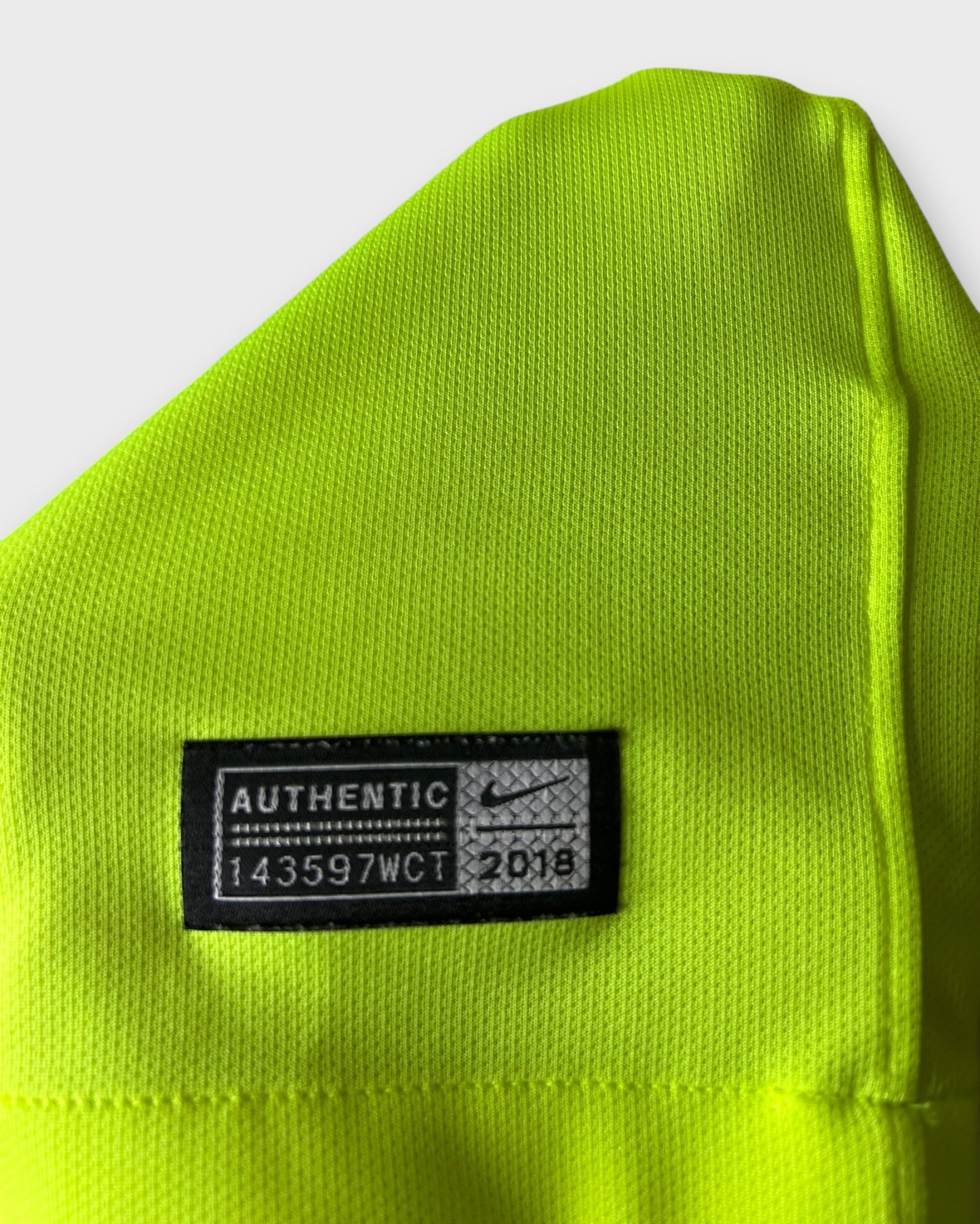 FC Barcelona 2018/19 Away - Piqué 3 (Small)