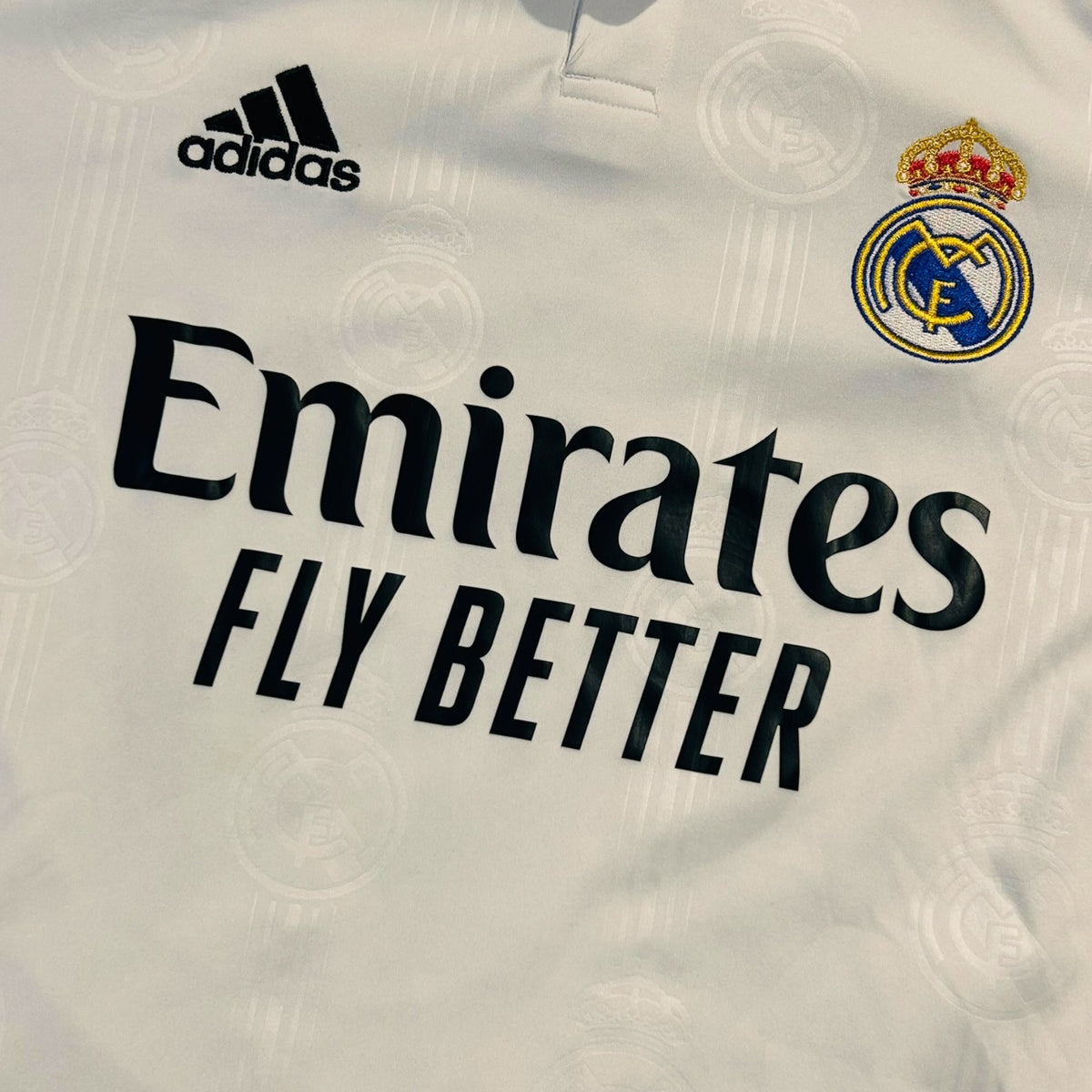 Real Madrid 2022/23 Home - Modrić 10 (Medium) - KITLAUNCH
