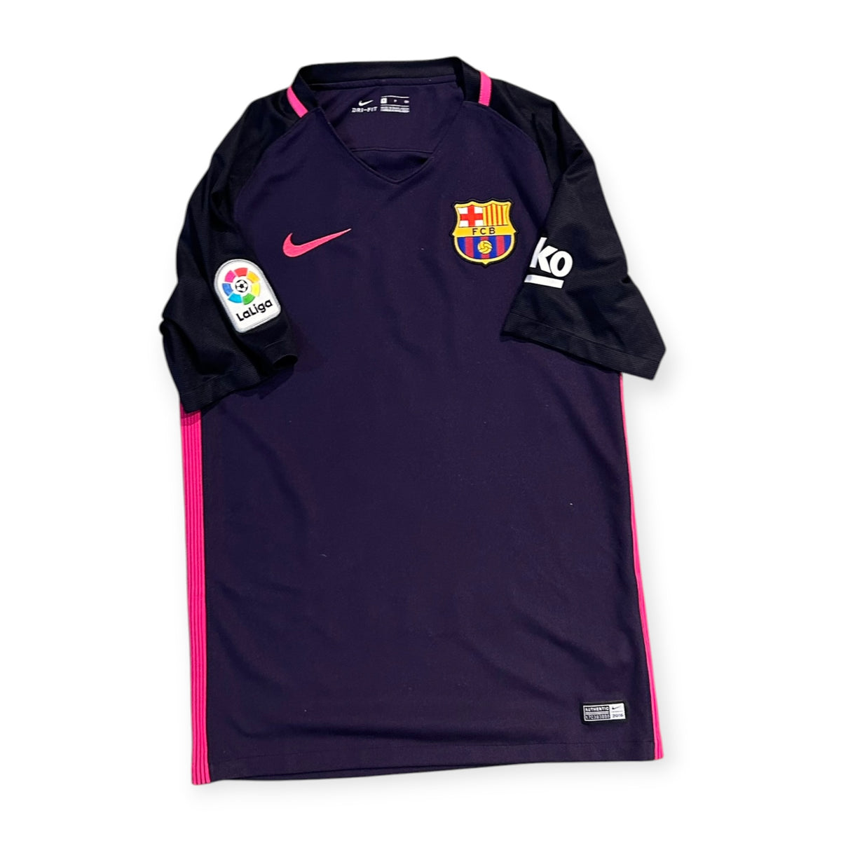 FC Barcelona 2016/17 Away - Iniesta 8 (Medium) - KITLAUNCH