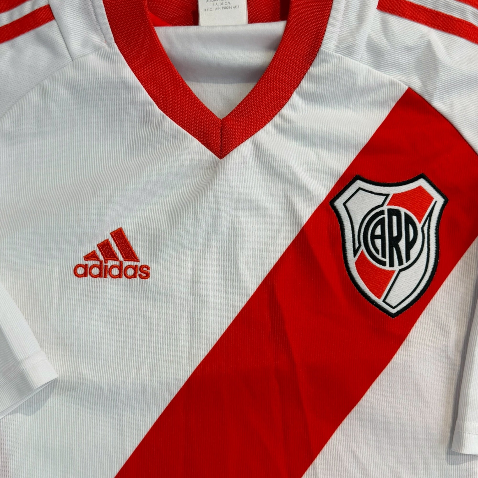 River Plate 2002 Home (Medium) - KITLAUNCH
