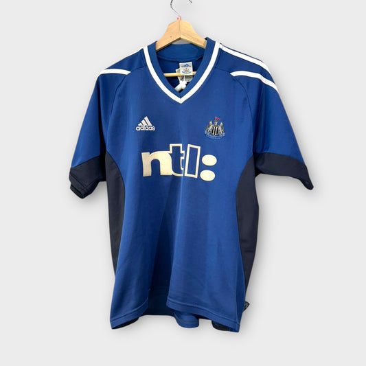 Newcastle United 2001-02 Away (Small)