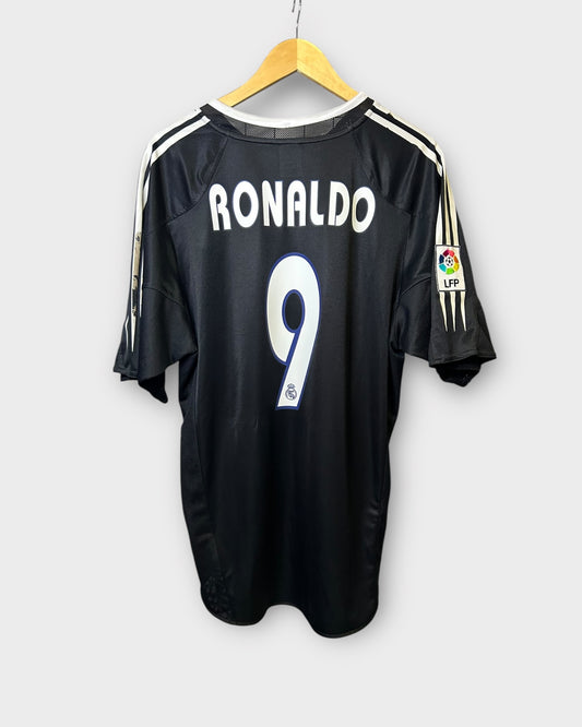 Real Madrid 2004/05 Away - Ronaldo 9 (Large)