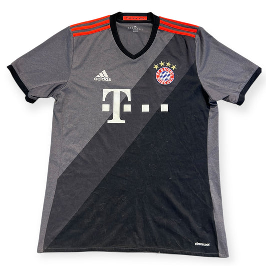 Bayern Munich 2016/17 Away (Medium) - KITLAUNCH