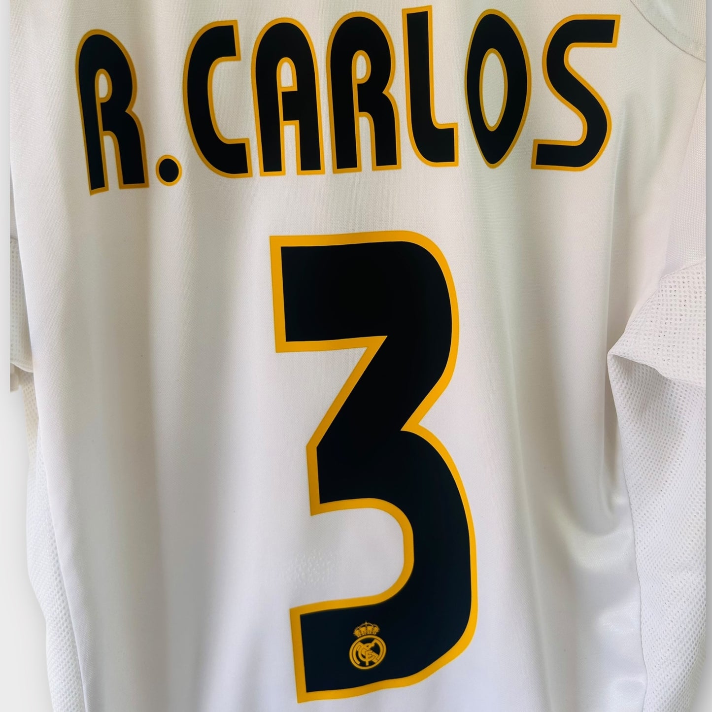 Real Madrid  2004/05 Home - R. Carlos 3 (Small)