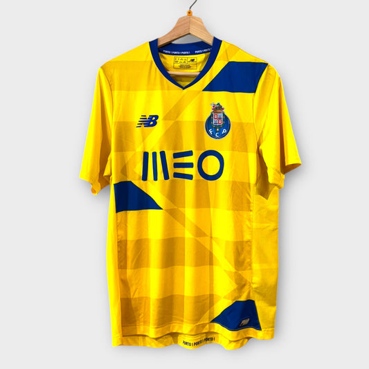 FC Porto 2016/17 Away (Medium)