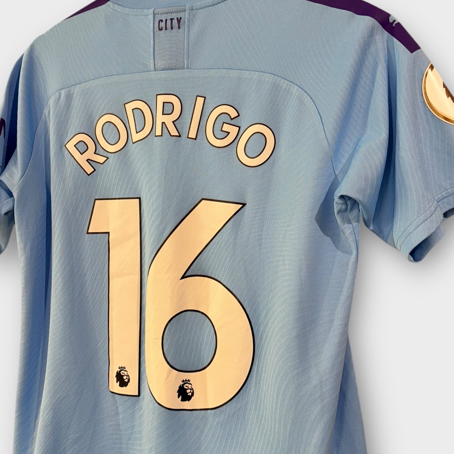 Manchester City 2019/20 Home - Rodri 16 (Small)