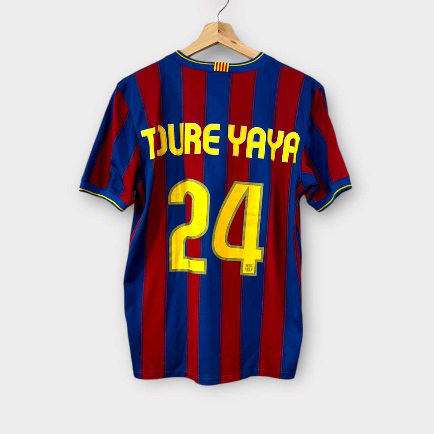 FC Barcelona 2009-10 Home Shirt - Yaya Touré 24 (XS)