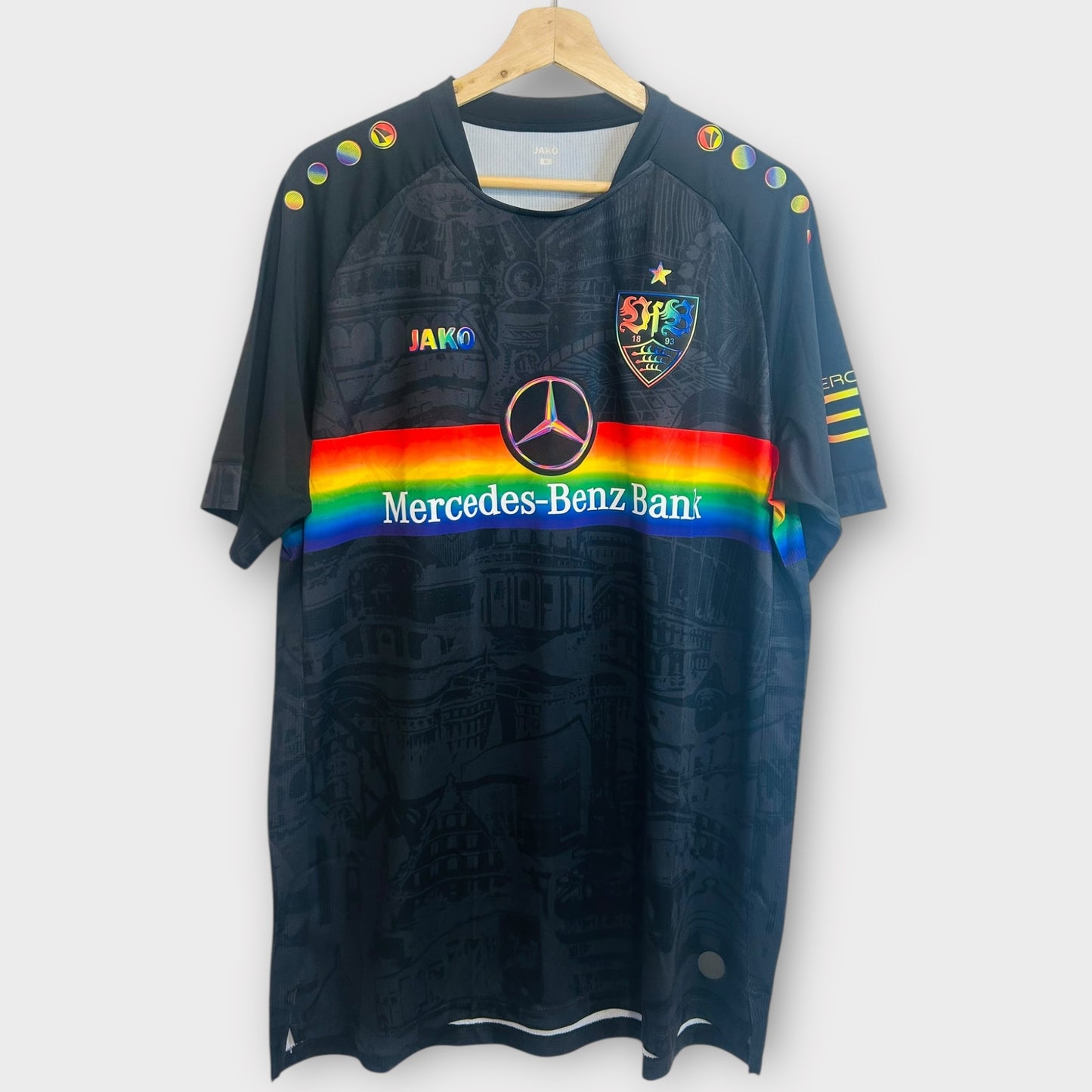 VFB Stuttgart 2022/23 Pride *BNWT* (XL)