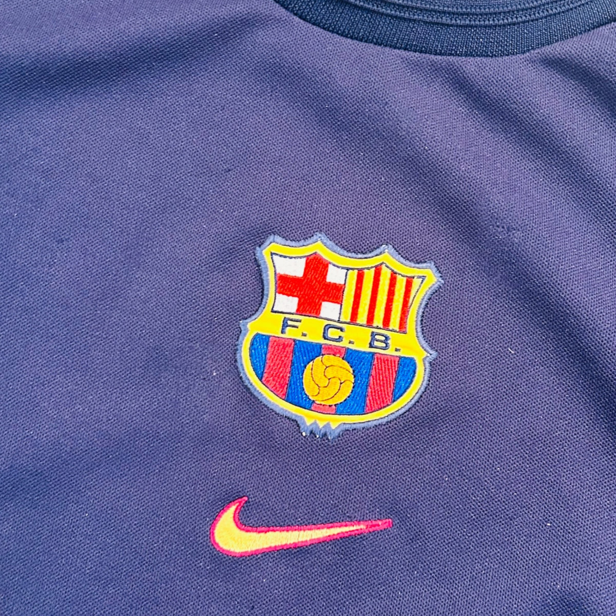 FC Barcelona 1998/99 Nike Sweatshirt (Medium) - KITLAUNCH