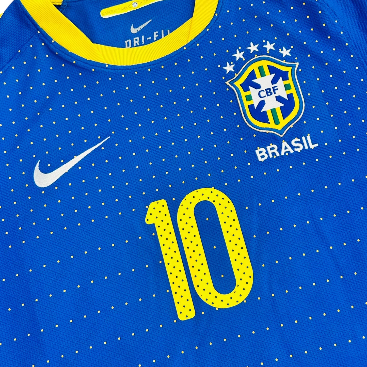 Brazil 2010 Away - Kaká 10 (Small) - KITLAUNCH