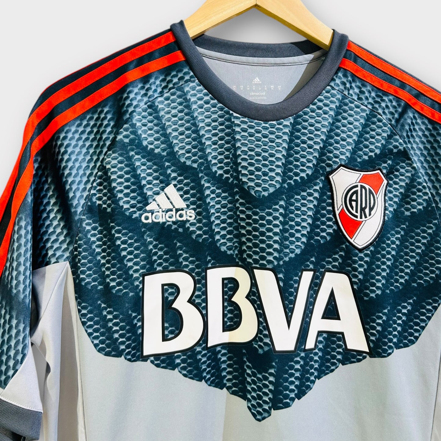 River Plate 2015/16 Goalkeeper Shirt (Medium)