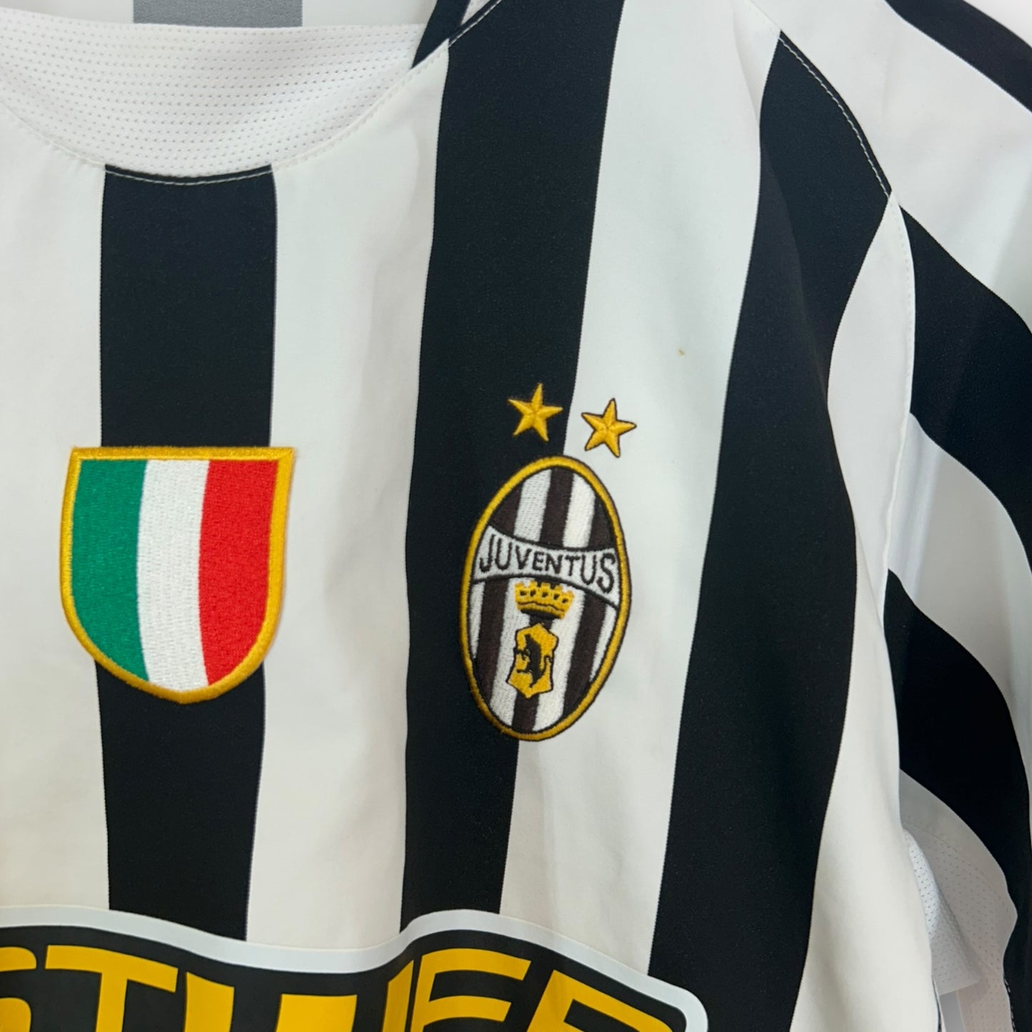 Juventus FC 2003/04 Home Shirt (Large)