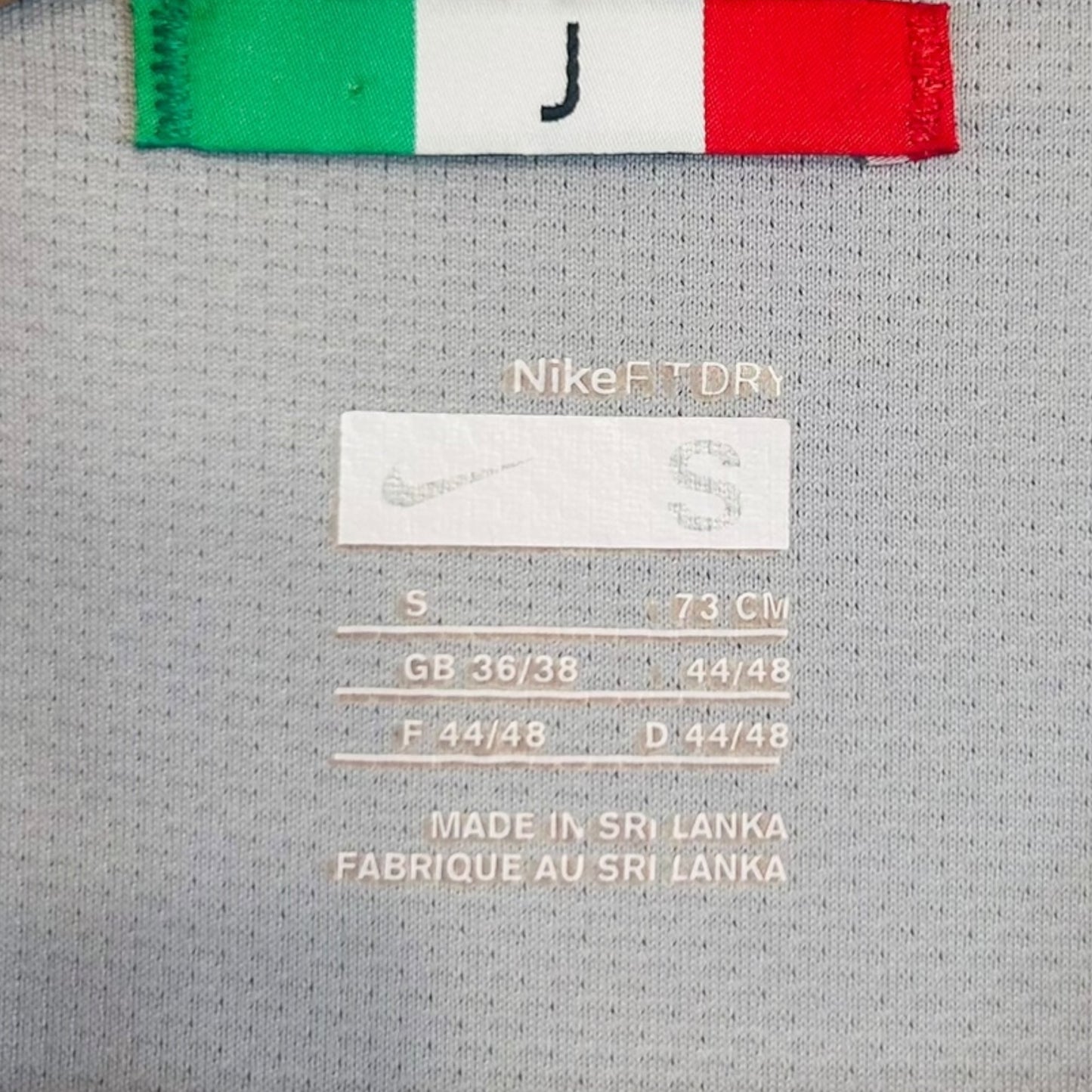 Juventus FC 2009/10 Away - Del Piero 10 (Small) + Shorts (Medium)