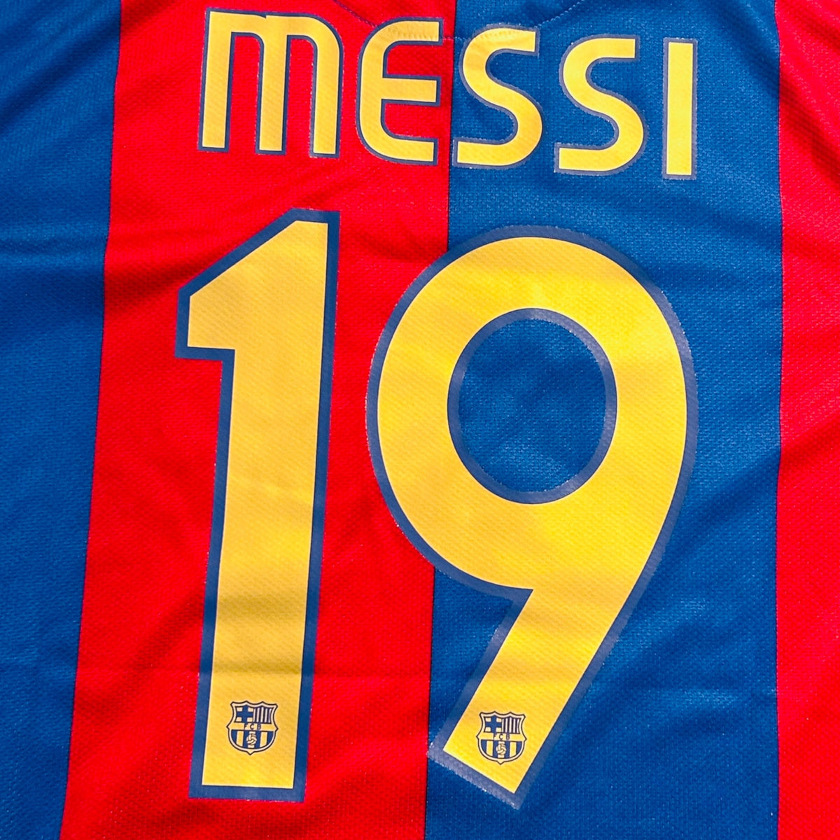 FC Barcelona 2006/07 Home - Messi 19 (Large) - KITLAUNCH