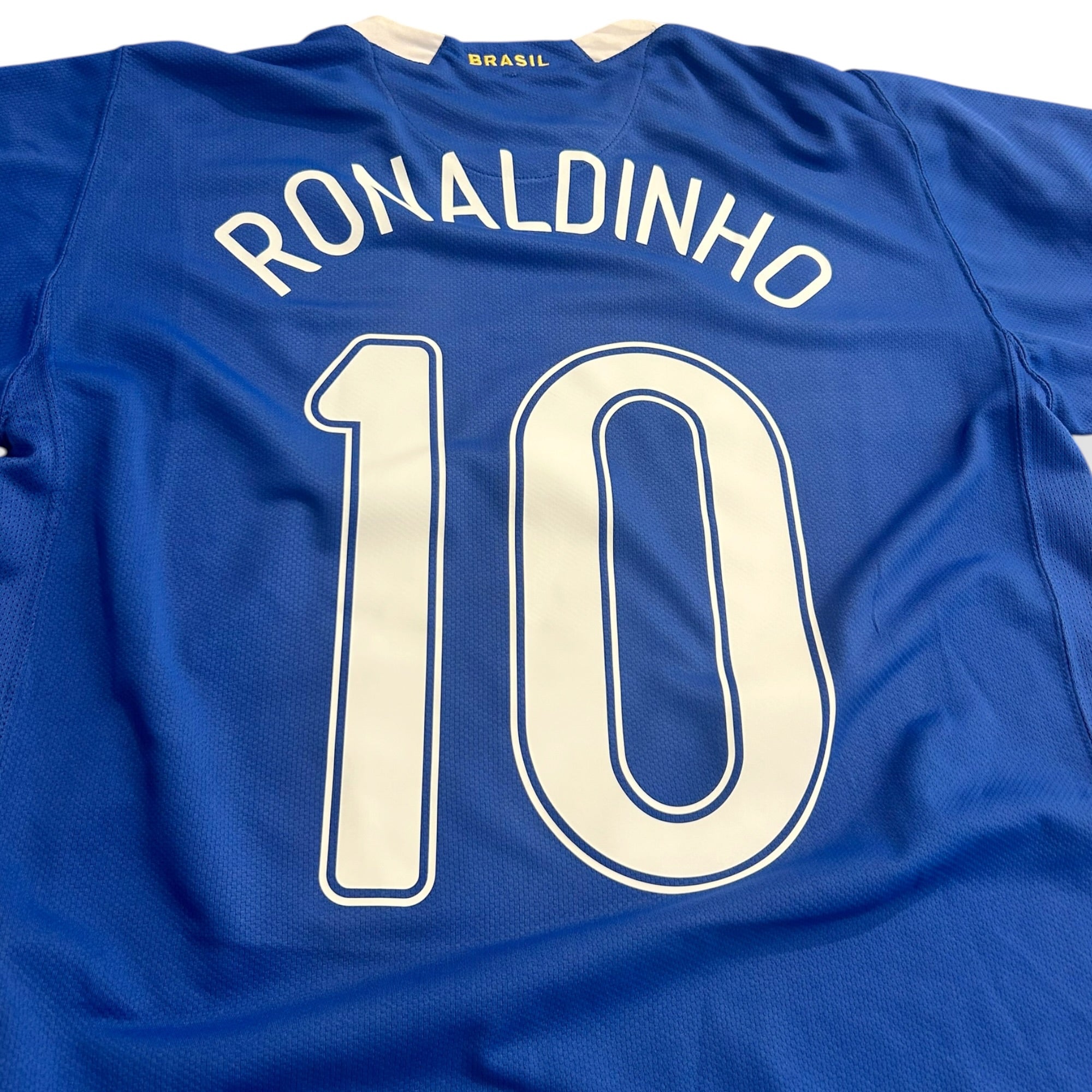 Brazil 2006 Away - Ronaldinho 10 (Small) - KITLAUNCH
