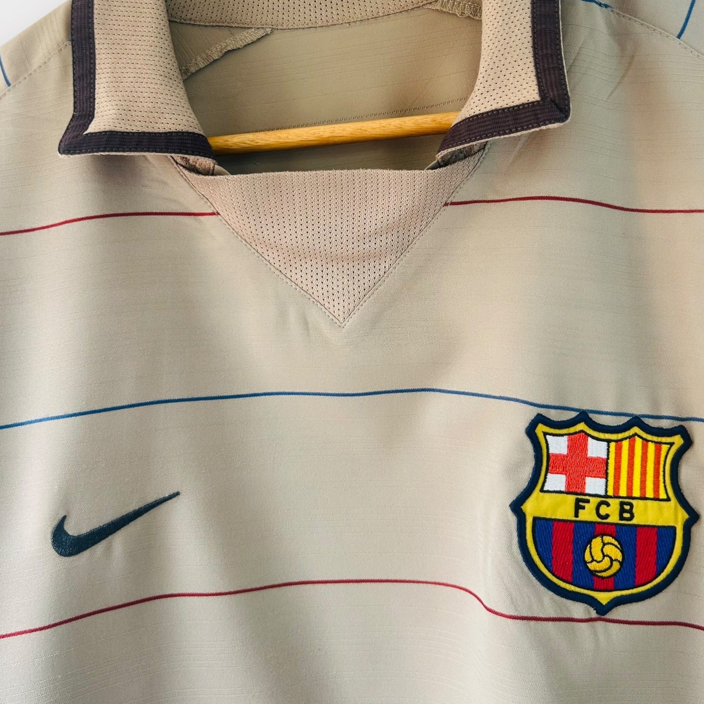 FC Barcelona 2003/04 Away - Ronaldinho 10 (Large)