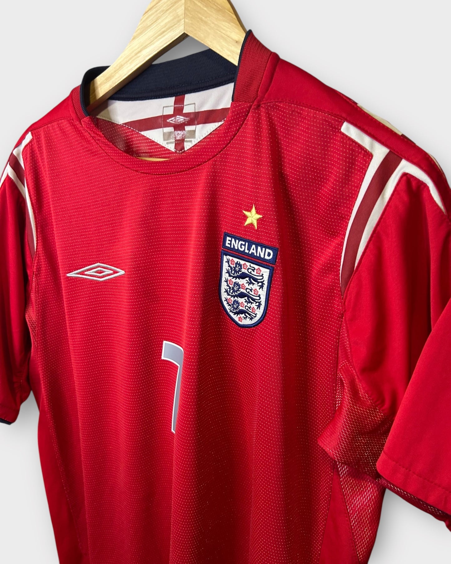 England 2004 Away - Beckham 7 (L)