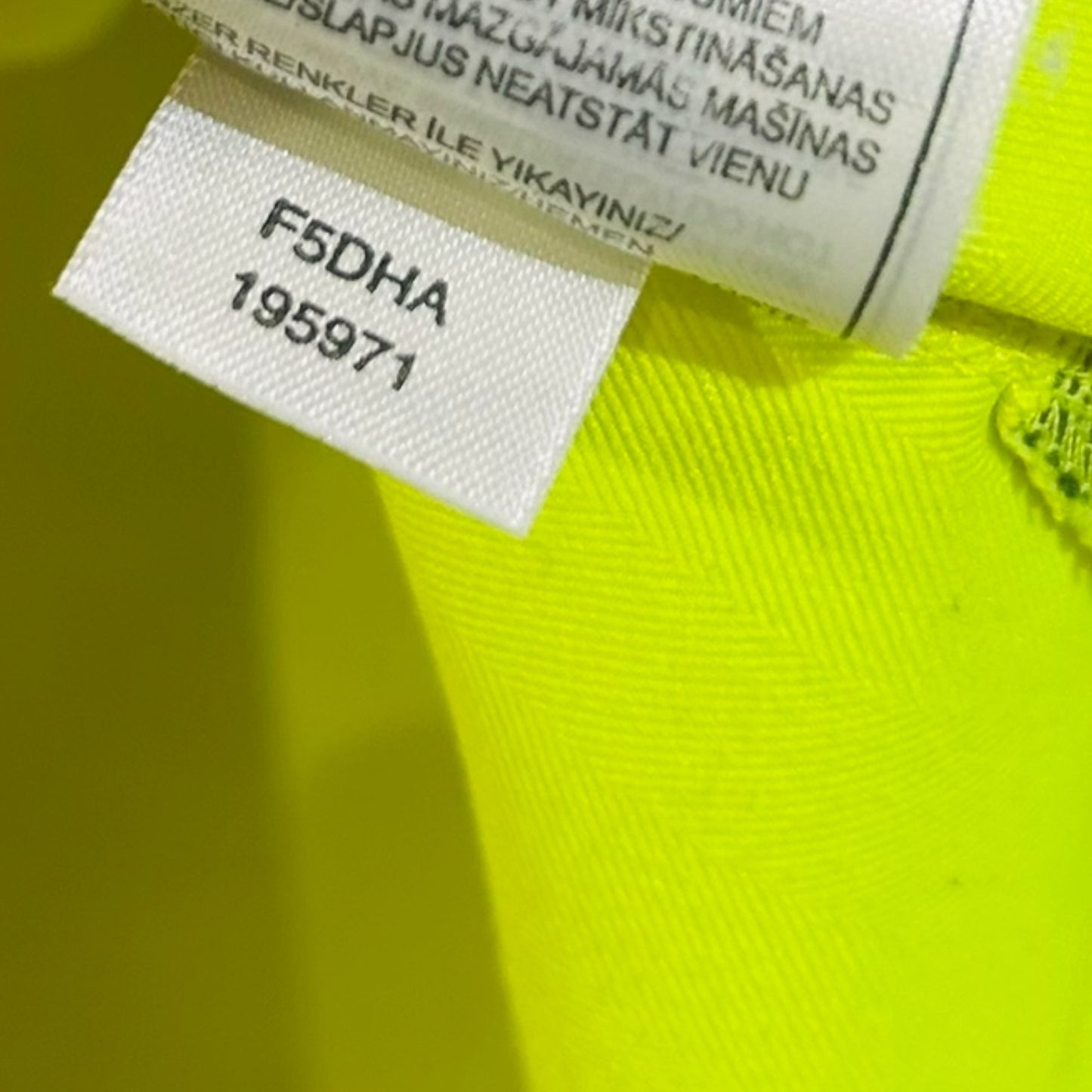 FC Barcelona 2005/06 Away - Messi 30 (XL)