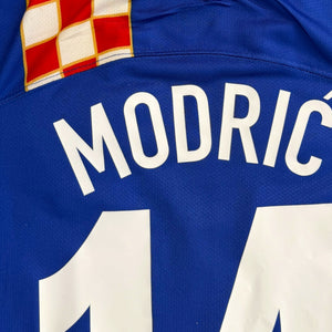 Croatia 2006/08 Away - Modric 14 (Small)