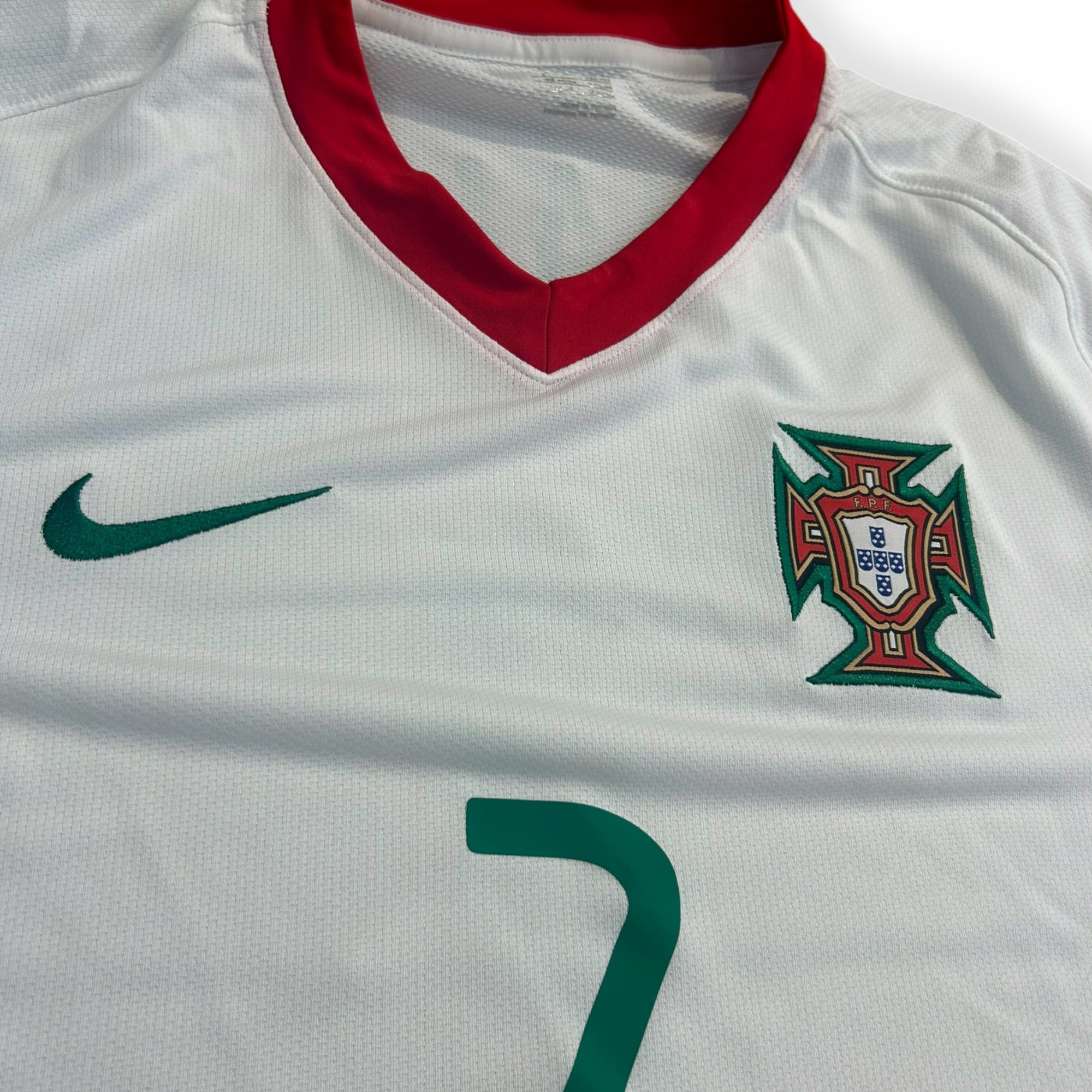 Portugal 2008 Away - Ronaldo 7 (Large) - KITLAUNCH