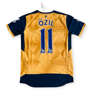 Arsenal 2015/16 Away - Ozil 11 *New* (Small)