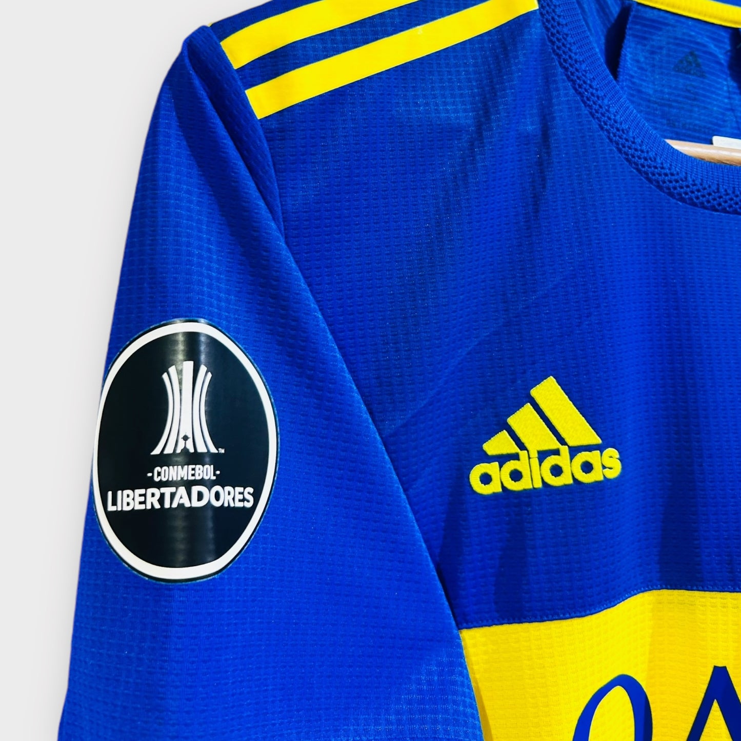 Boca Juniors 2022 Heat RDY Home Shirt - Varela 33 (Small)