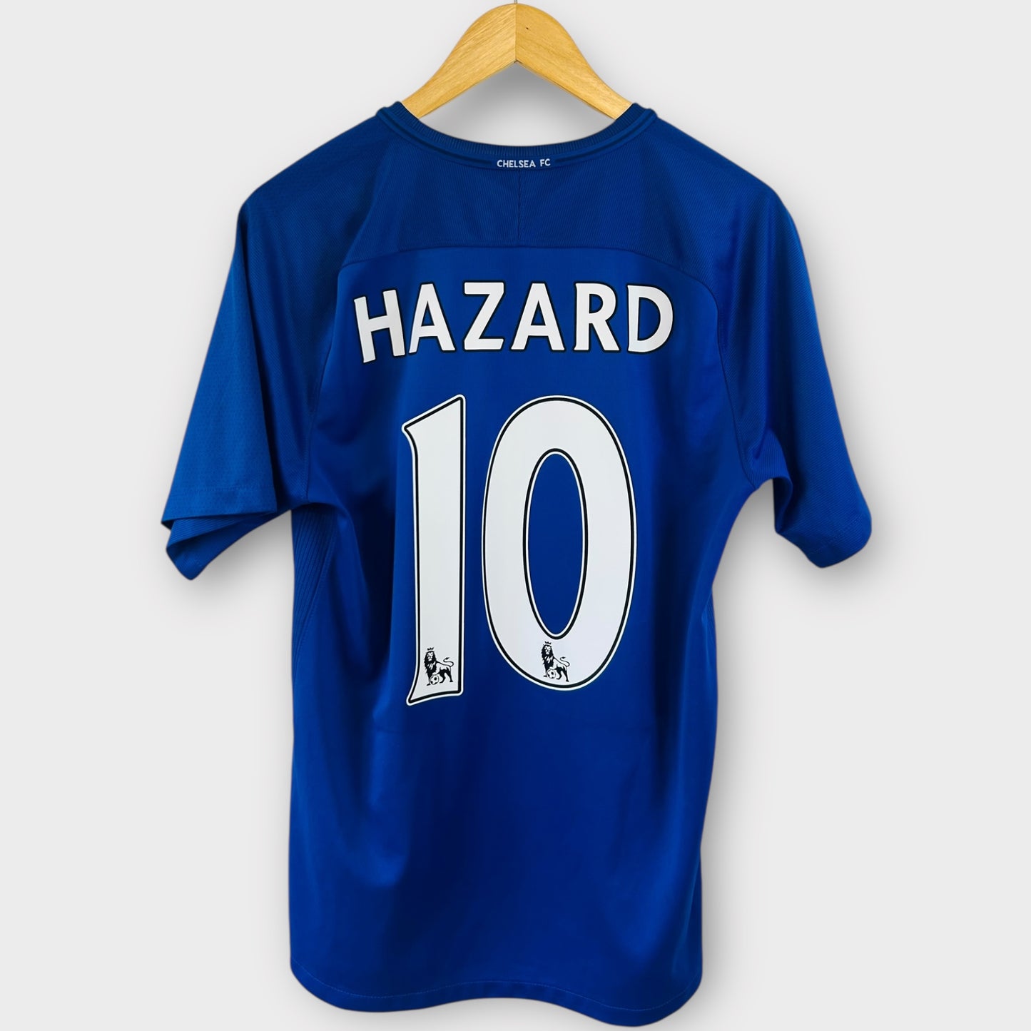 Chelsea FC 2017/18 Home - Hazard 10 (Medium)