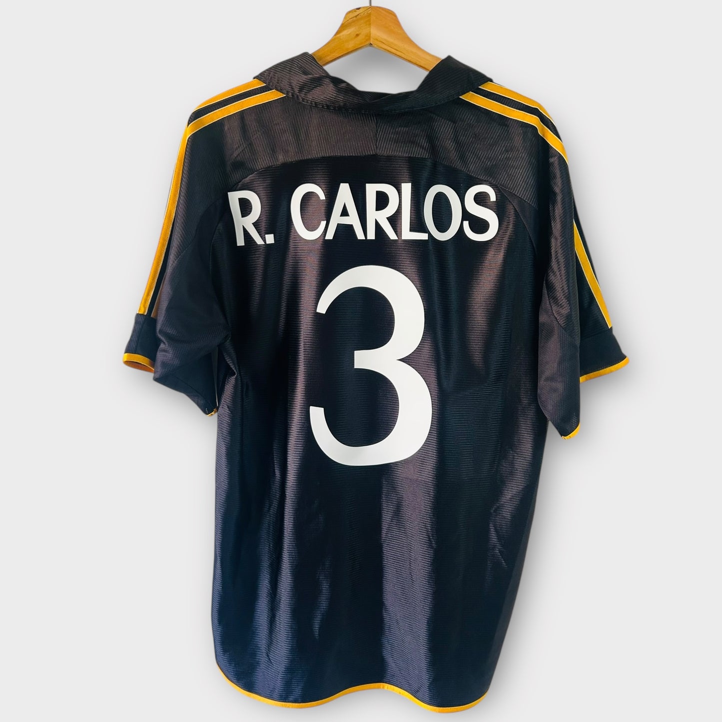 Real Madrid 1999/01 Away - R. Carlos 3 (Medium)