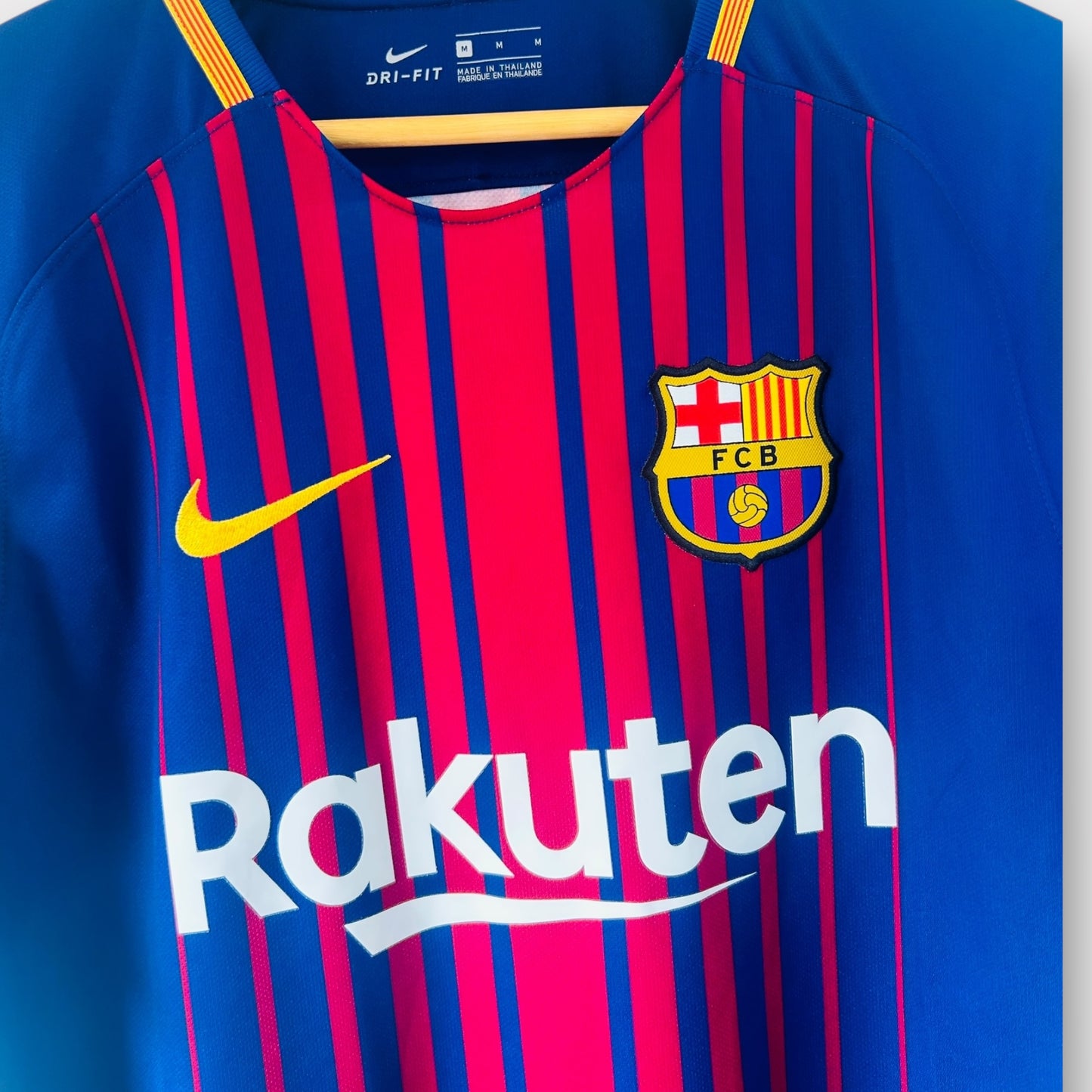 FC Barcelona 2017/18 Home - Iniesta 8 (Medium)