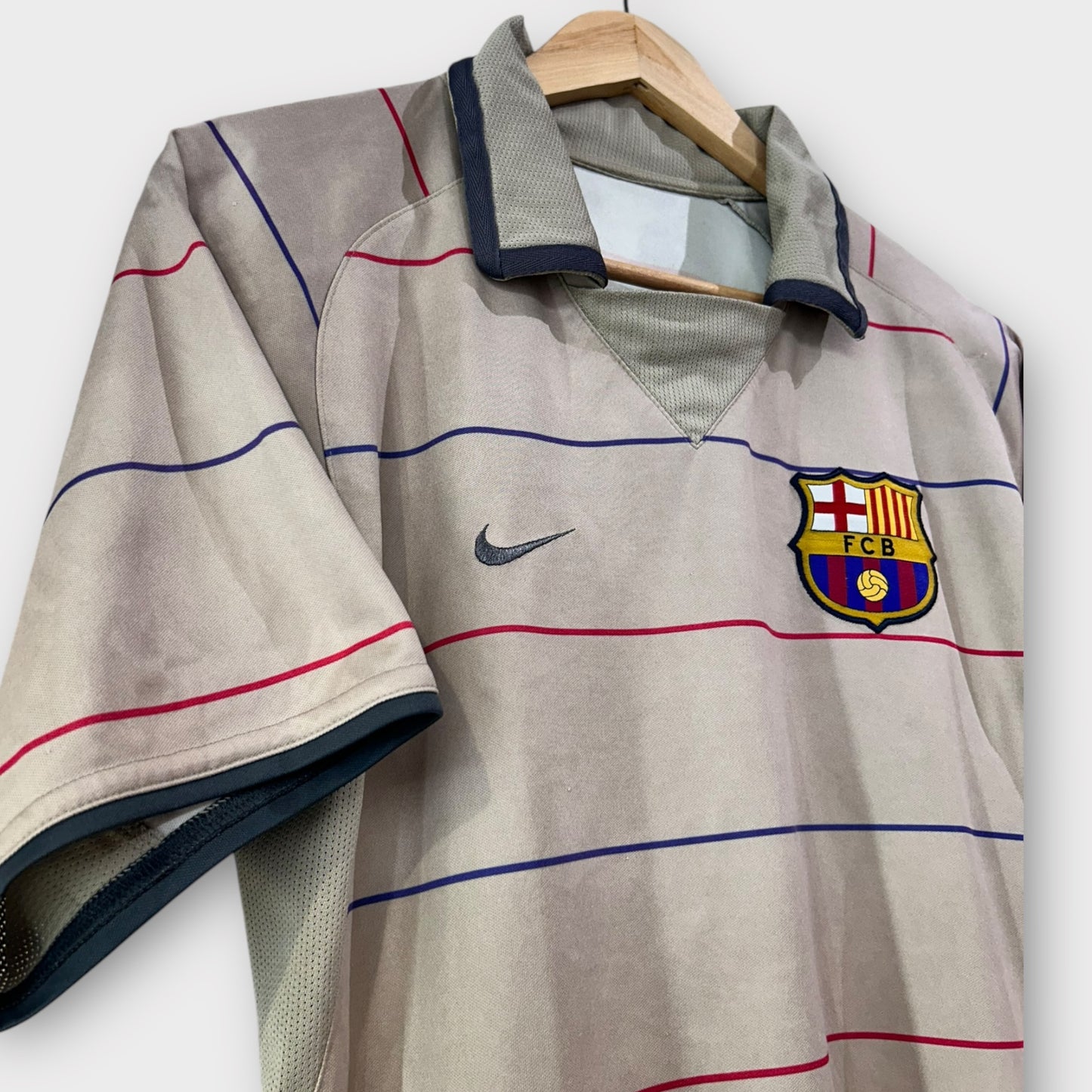 FC Barcelona 2003/04 Away Shirt (Small)