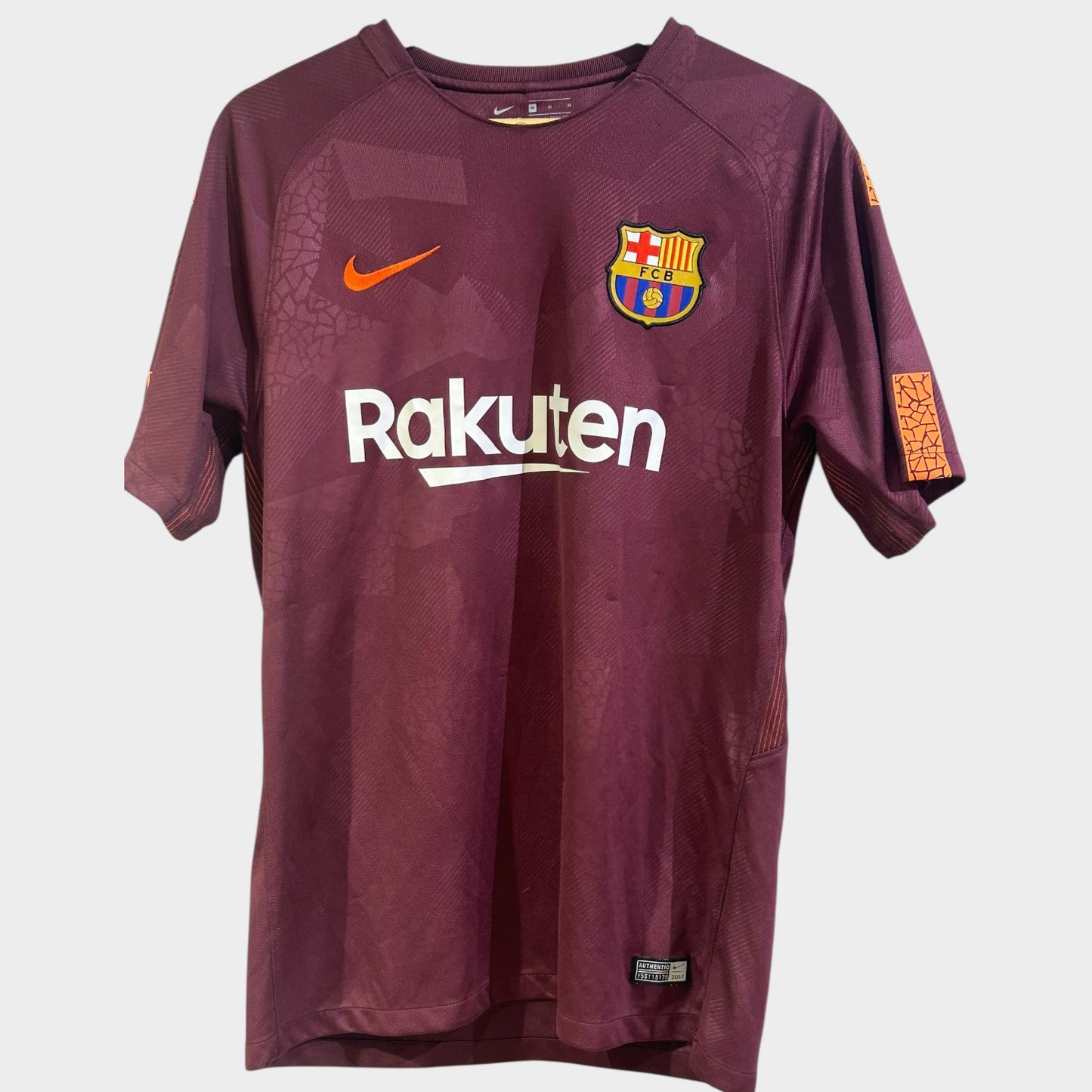 FC Barcelona 2017/18 3rd + Shorts - Iniesta 8 (Medium)