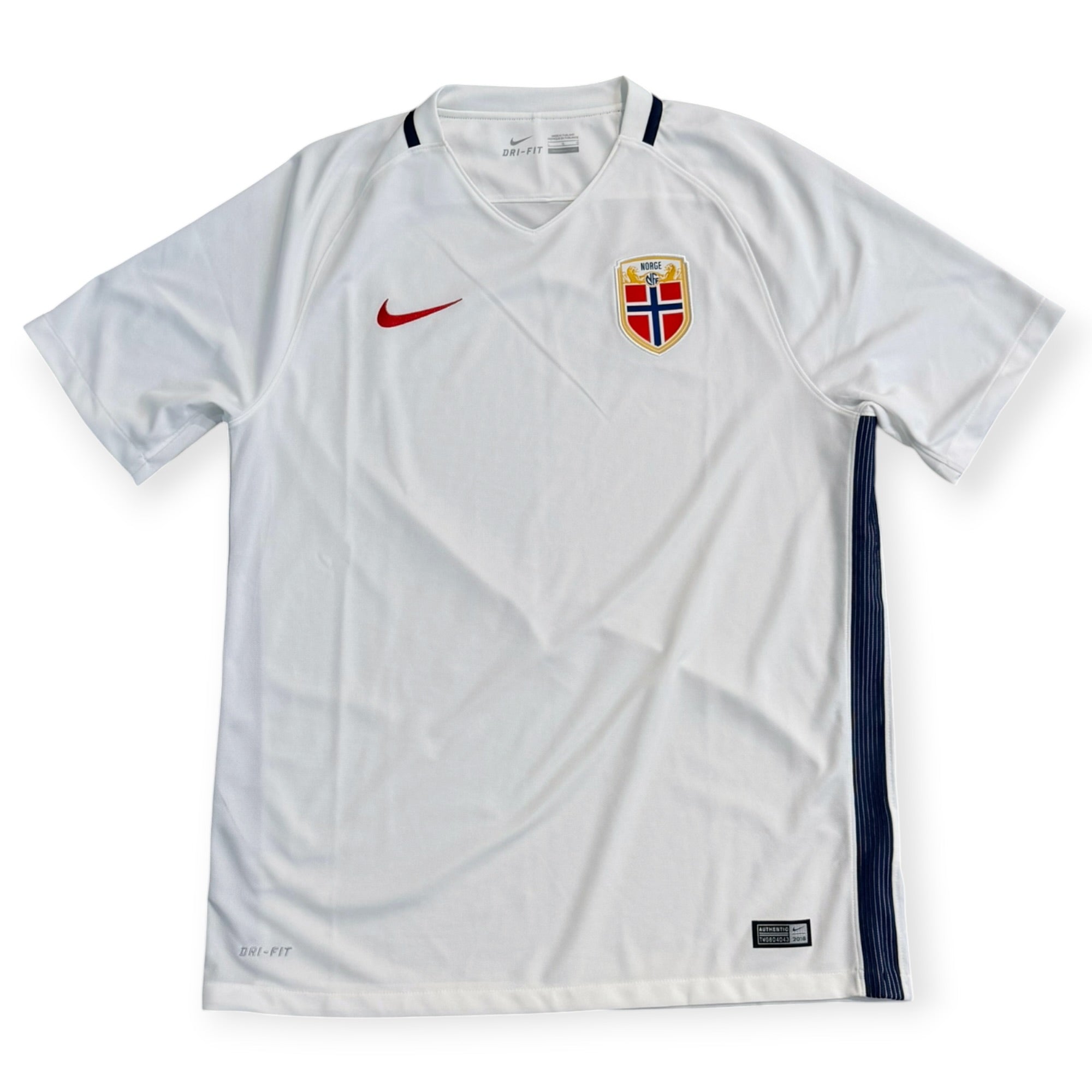 Norway 2016 Away