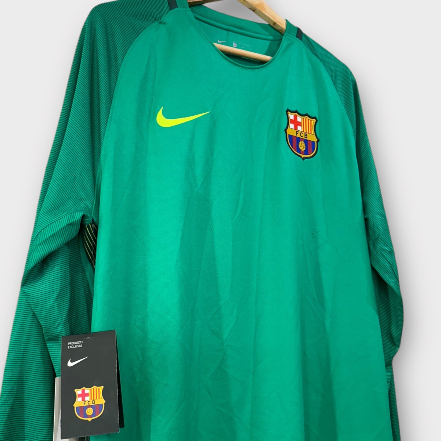 FC Barcelona 2016-17 GK Shirt (Large)