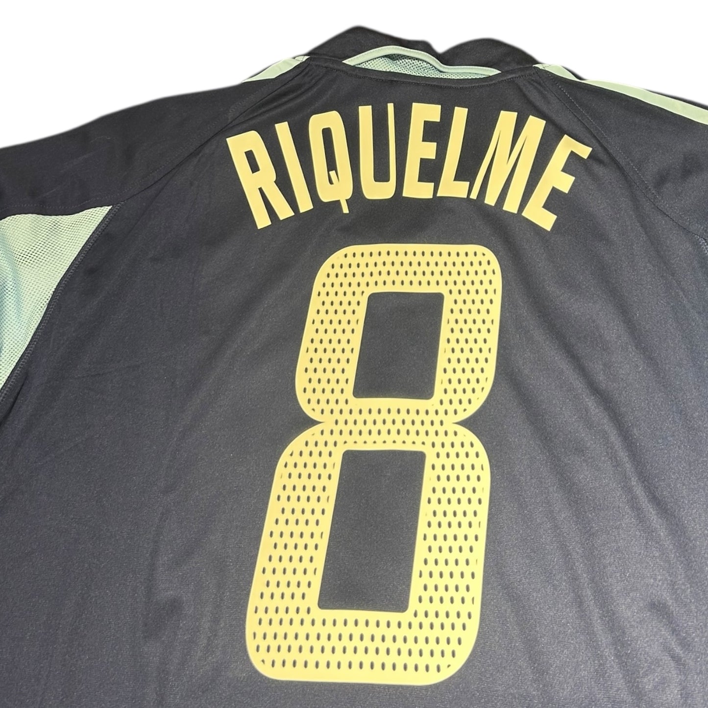 Argentina 2004 Away - Riquelme 8 (Large)