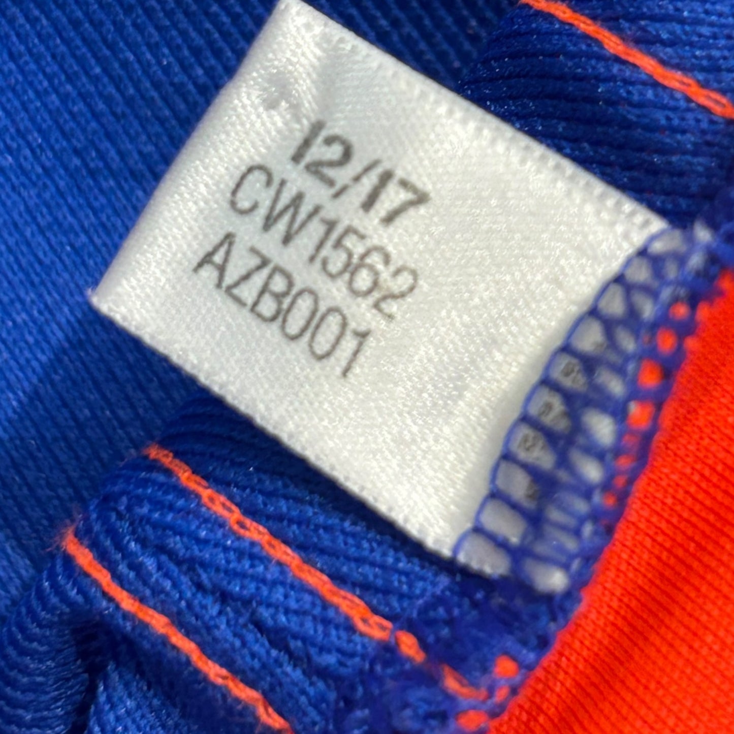 Colombia 2018 Away (Medium) - KITLAUNCH