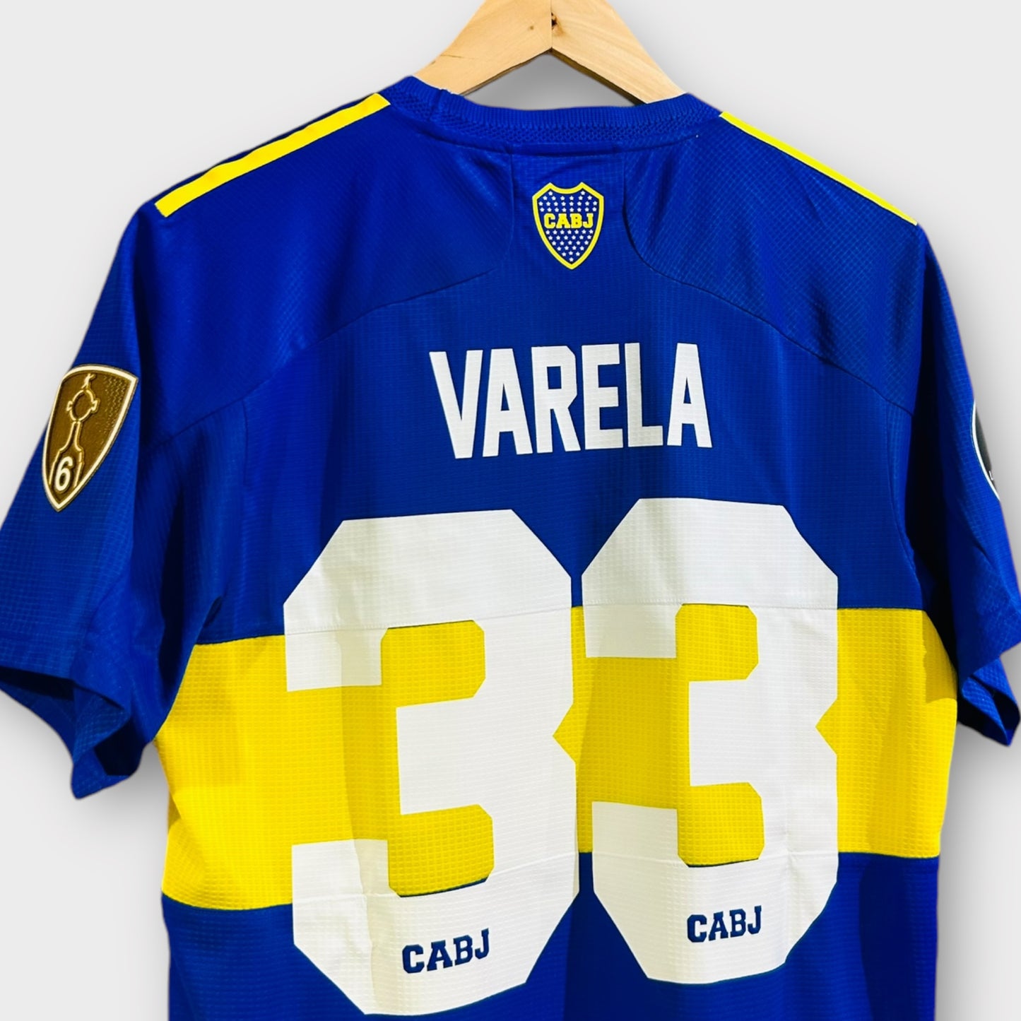 Boca Juniors 2022 Heat RDY Home Shirt - Varela 33 (Small)