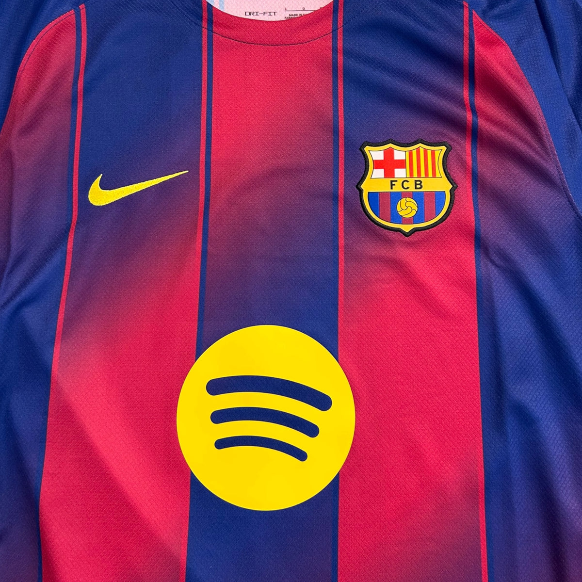 FC Barcelona 2025/26 Home - Lewandowski 9 (Limited Sizes)