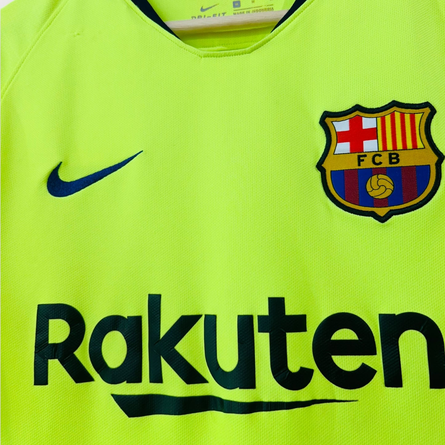 FC Barcelona 2018/19 Away Shirt (Medium)