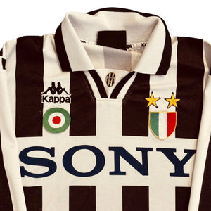 Juventus FC 1995/97 Home Long Sleeve (Large)