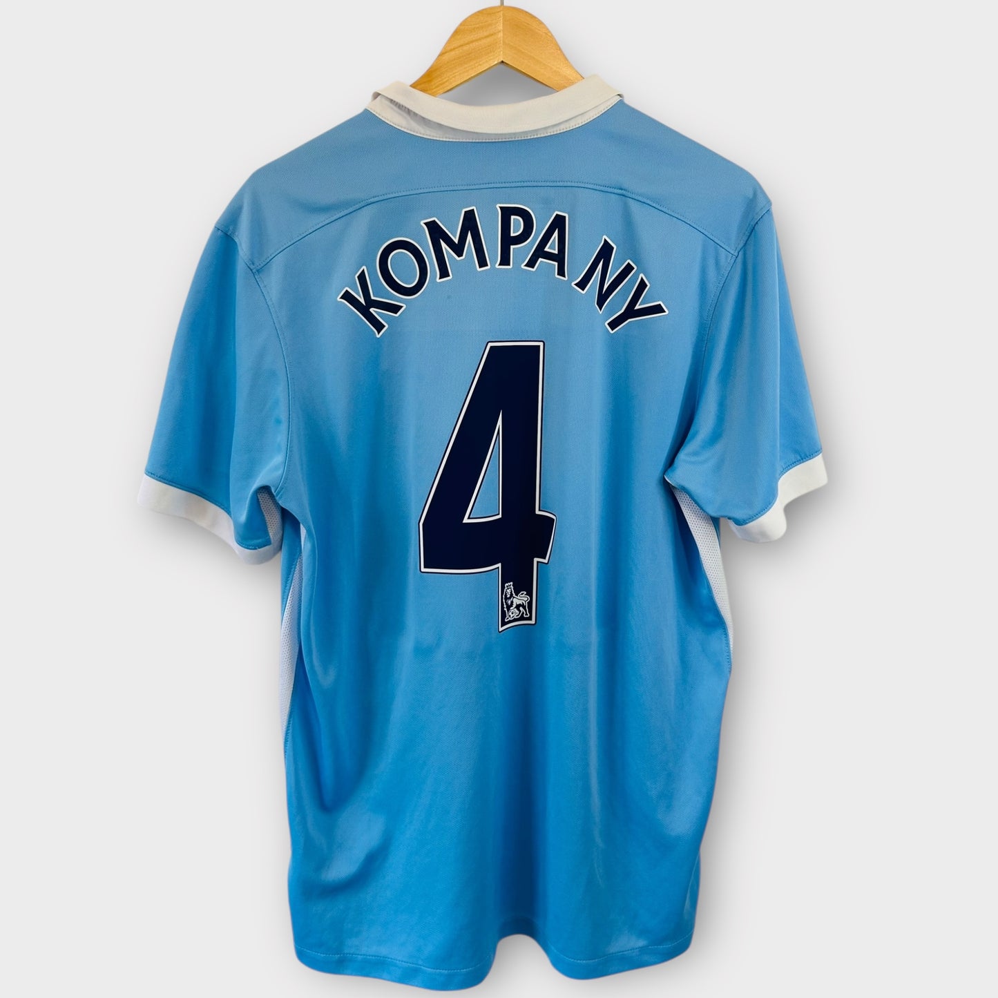 Manchester City 2015/16 Home - Kompany 4 (Large)