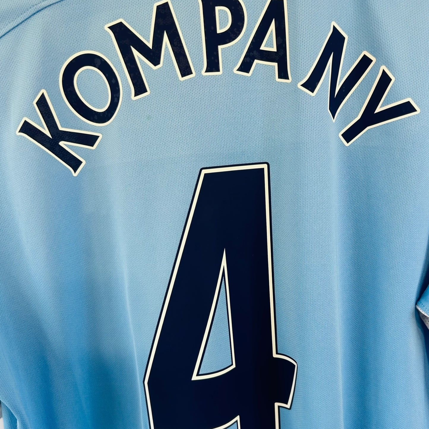 Manchester City 2015/16 Home - Kompany 4 (Large)