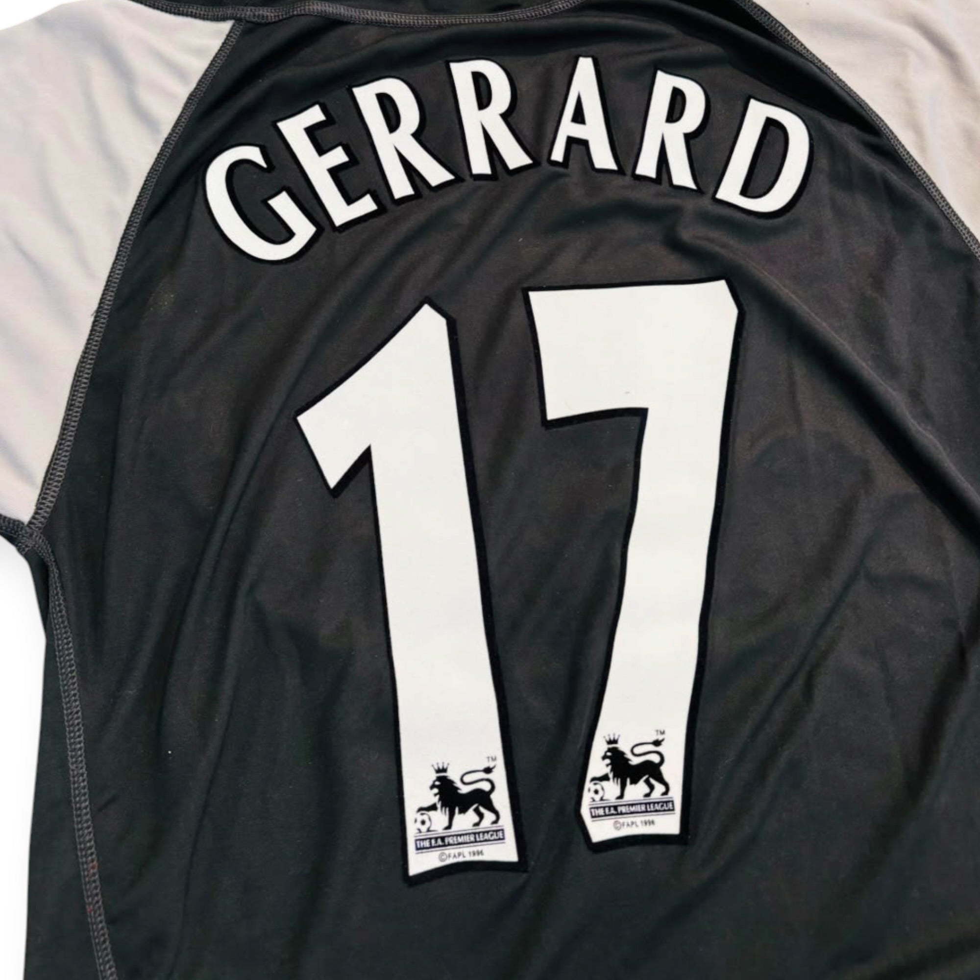 Liverpool FC 2002/04 Away - Gerrard 17 (Large)