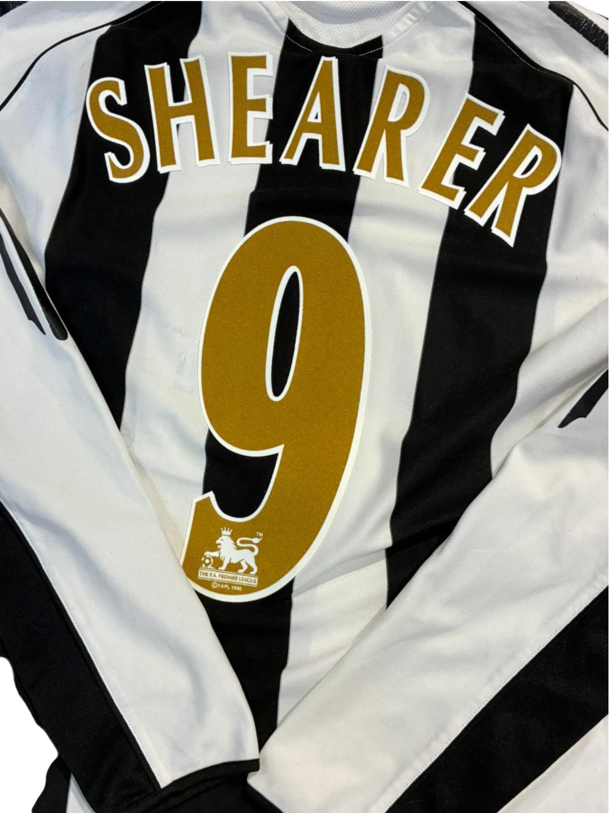 Newcastle United 2005/07 Home Long Sleeve - Shearer 9 (Medium)