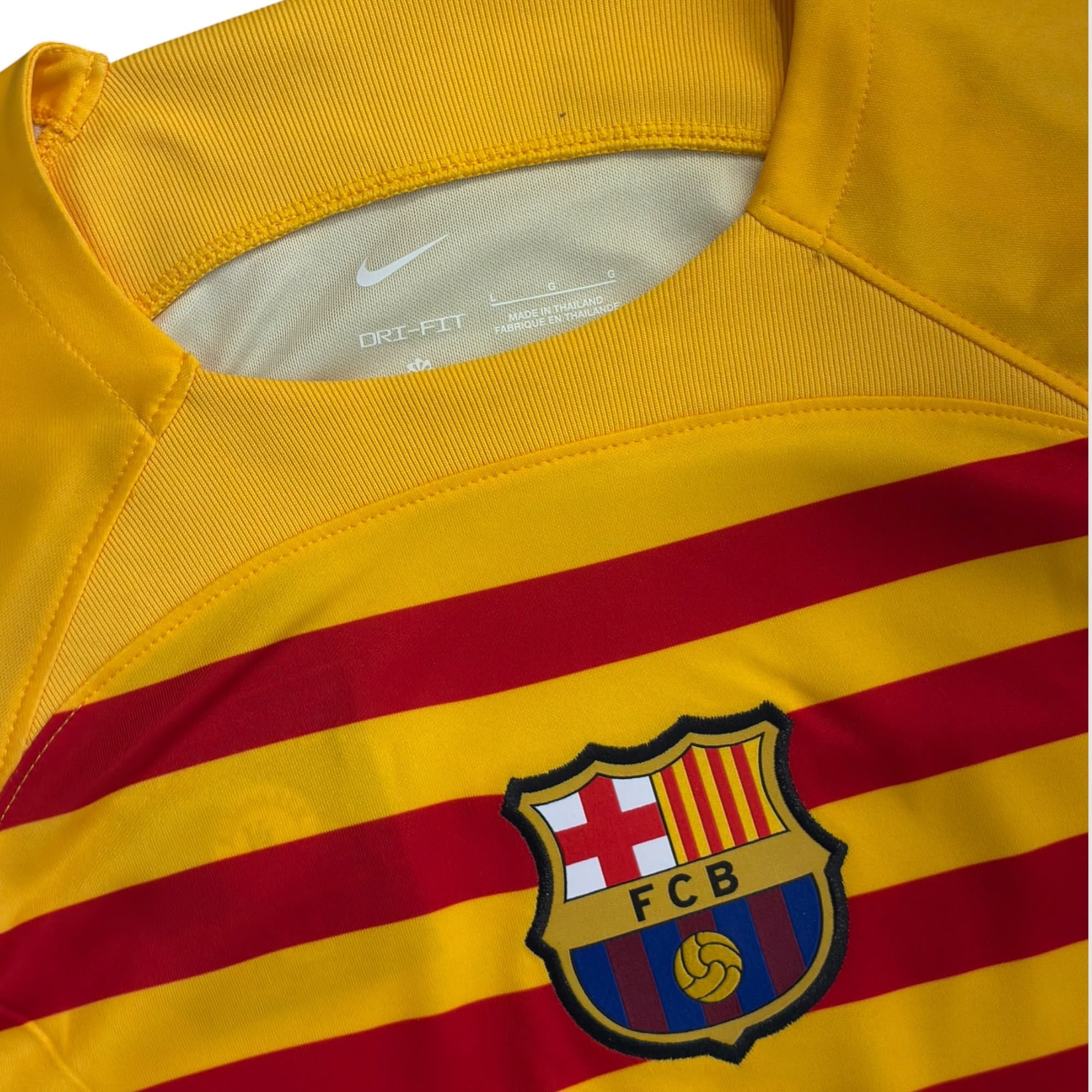 FC Barcelona 2022/25 4th - Pedri 8 (Large)