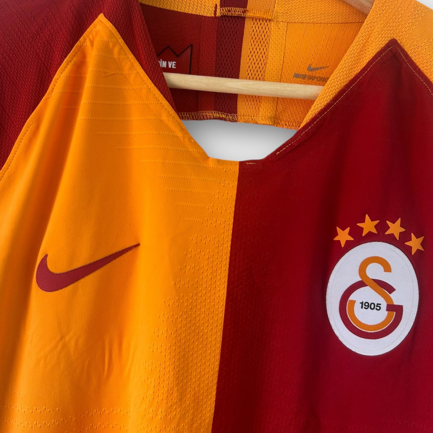 Galatasaray 2018/19 Home Player Version (Medium)