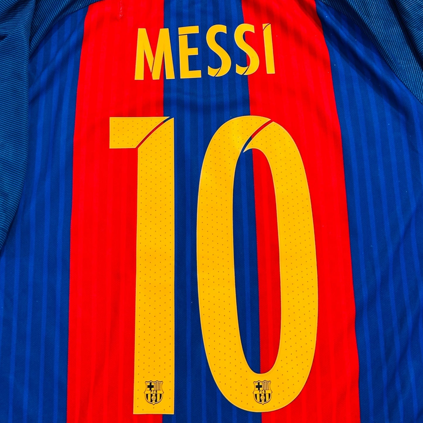 FC Barcelona 2016/17 Home - Messi 10 (Medium)